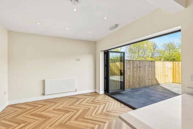 3 bed Semi-Detached for sale Image 4