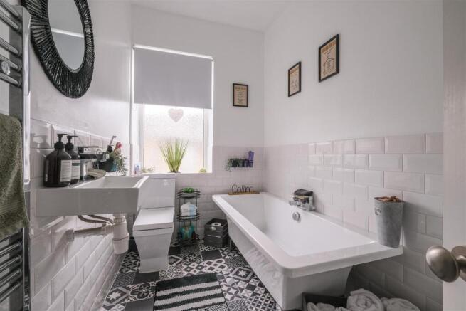 3 bed Terraced for sale Image 9
