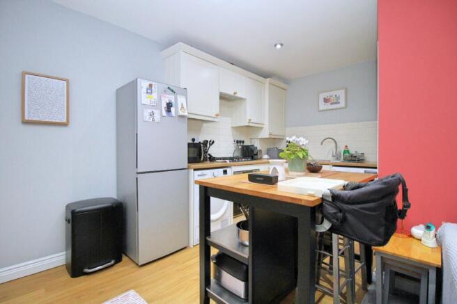 1 bed Flat for sale Image 4