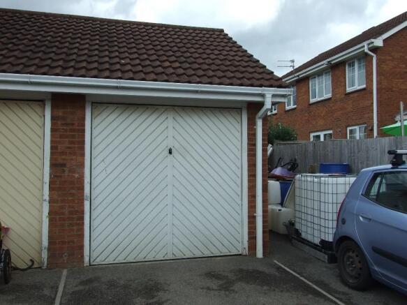Garage & Parking