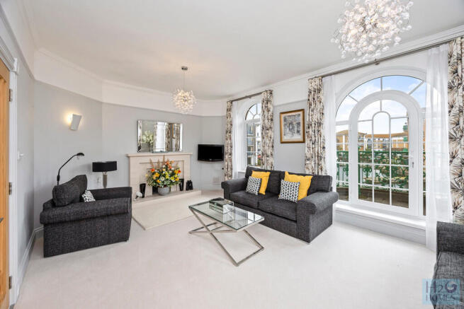 Trafalgar Gate, 2...