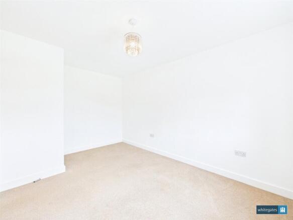 4 bed Semi-Detached for sale Image 11