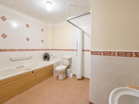 1 bed Apartment for sale Image 8
