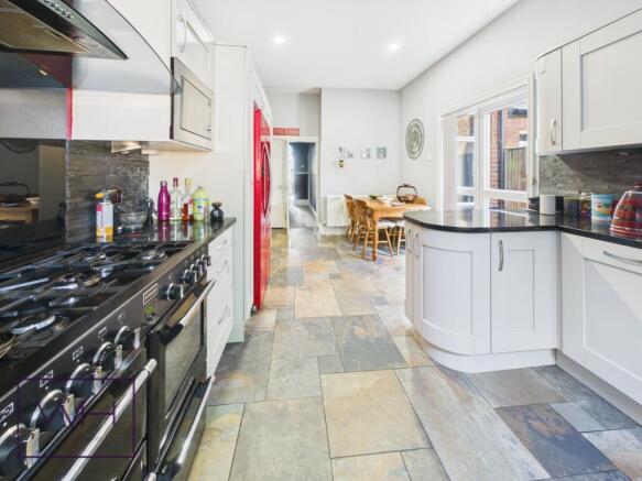 4 bed Terraced for sale Image 8