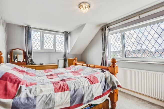 3 bed Semi-Detached Bungalow for sale Image 10