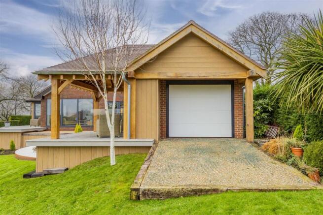 Detached Garage Rear Aspect