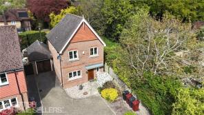 31, Meadow Close, Chichester PO18 0FJ