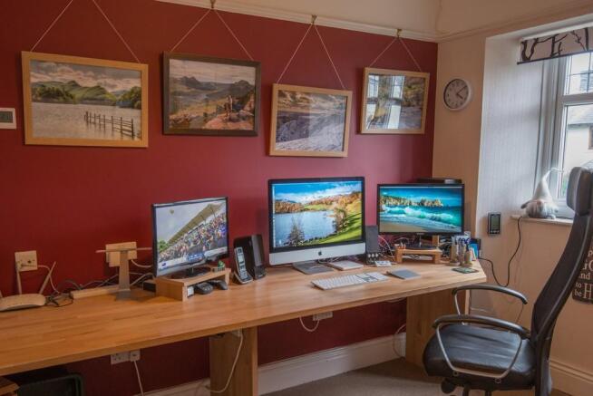 Bedroom 5/Office	