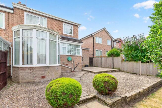 3 bed House for sale Image 12