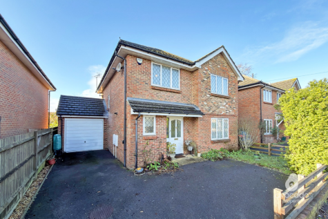 Bitterne Avenue, Tilehurst, RG31