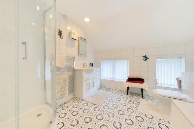 Bathroom One.jpg