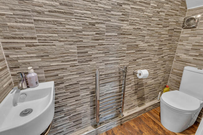 5 bed Semi-Detached for sale Image 12