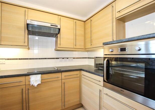Farringford Court, Avenue Road, Lymington, Hampshire, SO41 photo 4