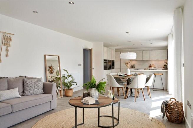 5 bed Detached for sale Image 4