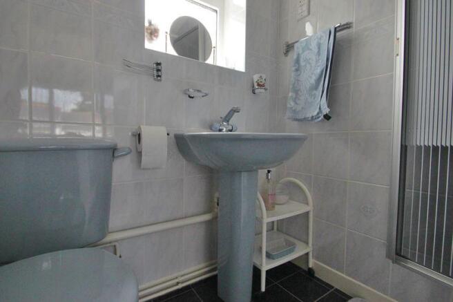 En suite showe...