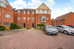 17, School Drive, Woodley RG5 3PZ