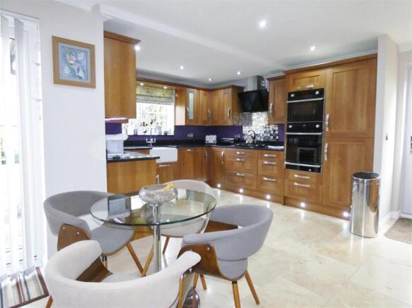 Kitchen/Breakfast Room