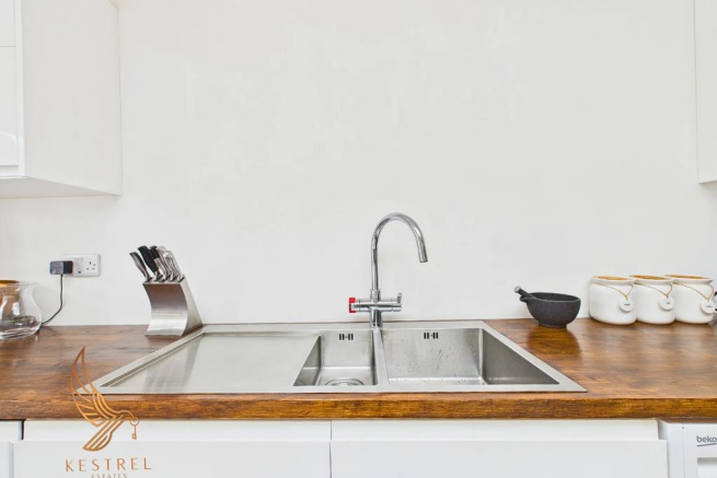 3 bed Semi-Detached for sale Image 7