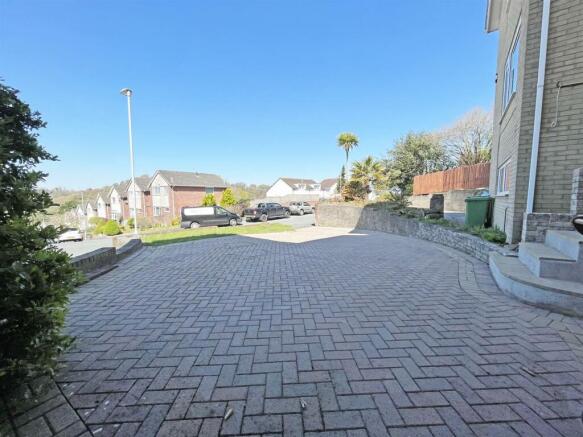Lake View Drive 65 Driveway.jpg