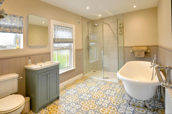 Ivy House Legbour...