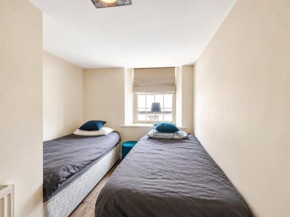 2 bed Terraced to rent Image 7