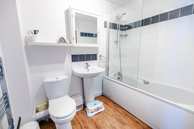 2 bed Flat for sale Image 11