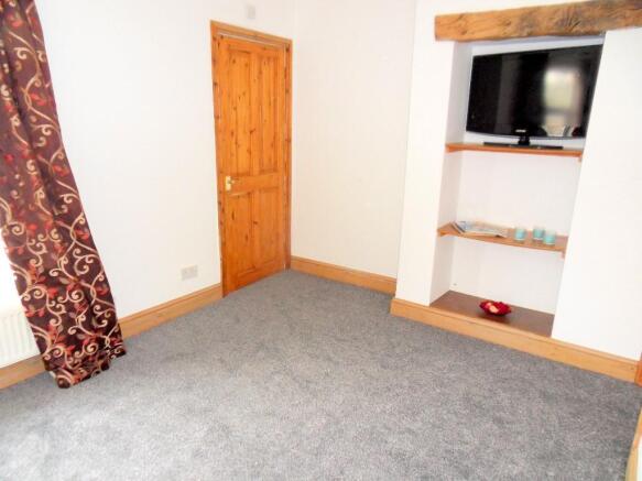 BEDROOM 2