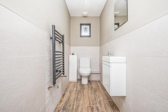 4 bed Detached for sale Image 10