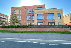 Flat 87, 16 Prospects Place, Fairfax Drive, Westcliff-on-sea SS0 9FR