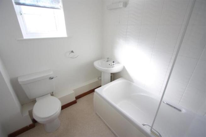 28 Grovewood Court Bathroom