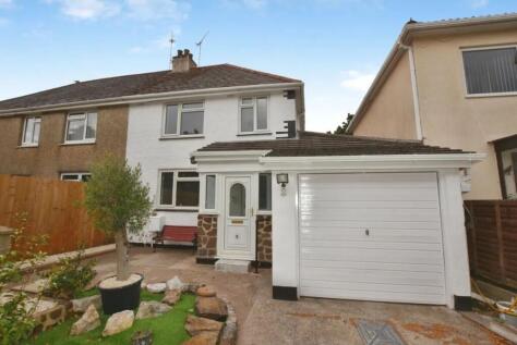 Clifford Avenue, Kingsteignton, NEWTON ABBOT, Devon.