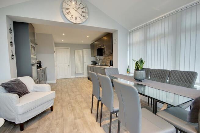 3 bed Semi-Detached for sale Image 8