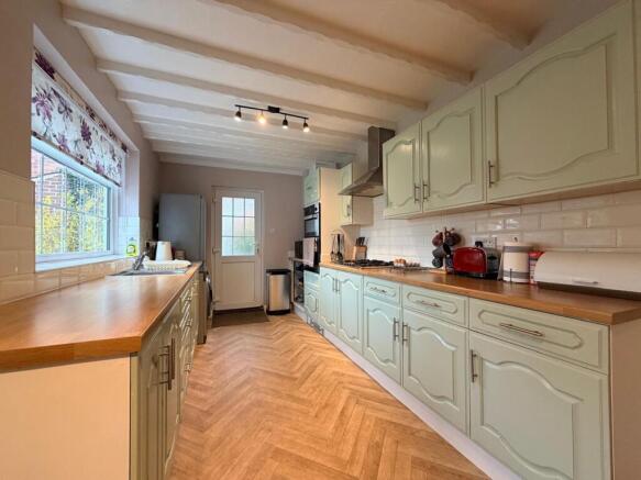 3 bed Detached for sale Image 7