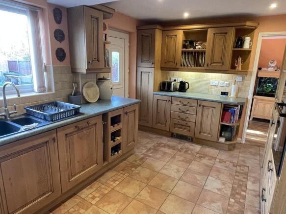 KITCHEN 1