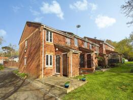 8, Carters Walk, Farnham GU9 9AY
