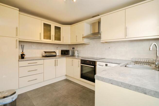 3 bed Detached Bungalow for sale Image 4
