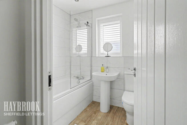 4 bed Semi-Detached to rent Image 7