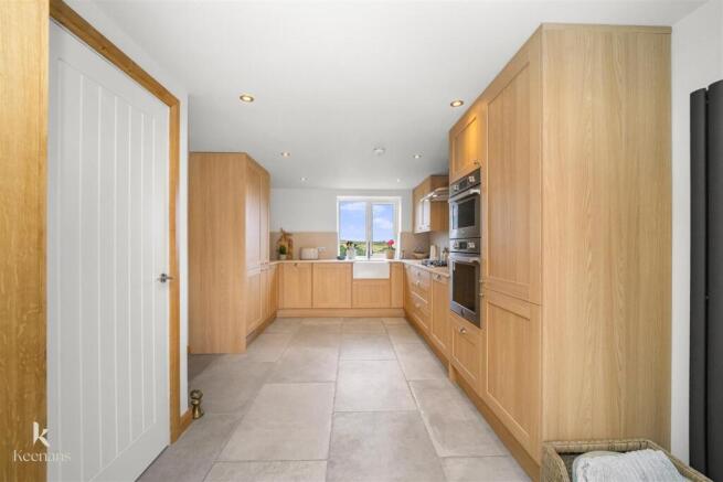 2 bed House for sale Image 5