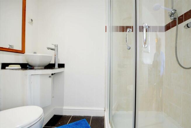 Ensuite 1.jpeg