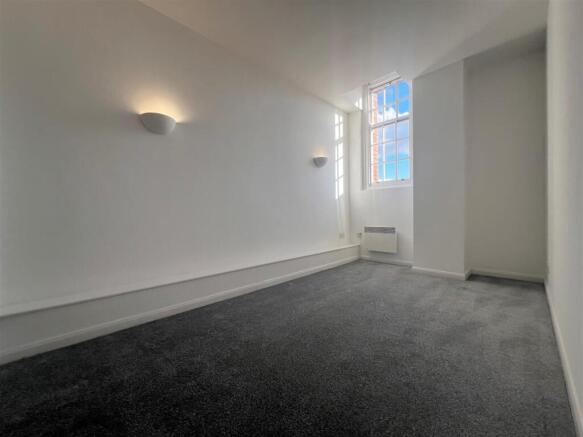2 bed Apartment to rent Image 7