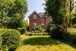 Austwick, Paddockhall Road, Haywards Heath RH16 1HH