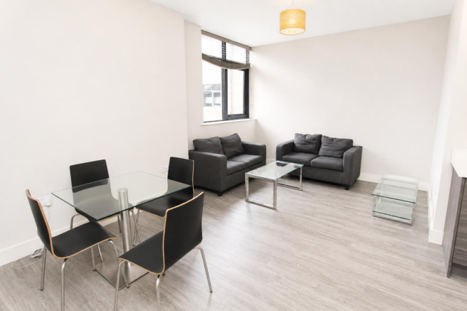 2 bed Flat to rent Image 3