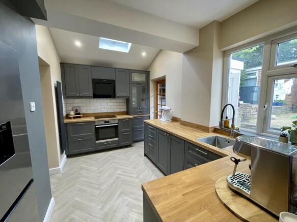3 bed Semi-Detached for sale Image 10