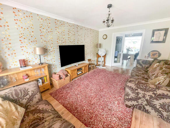 4 bed Detached for sale Image 5