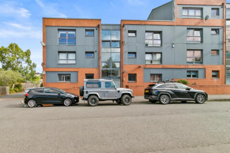 Muirend Avenue, Muirend, G44