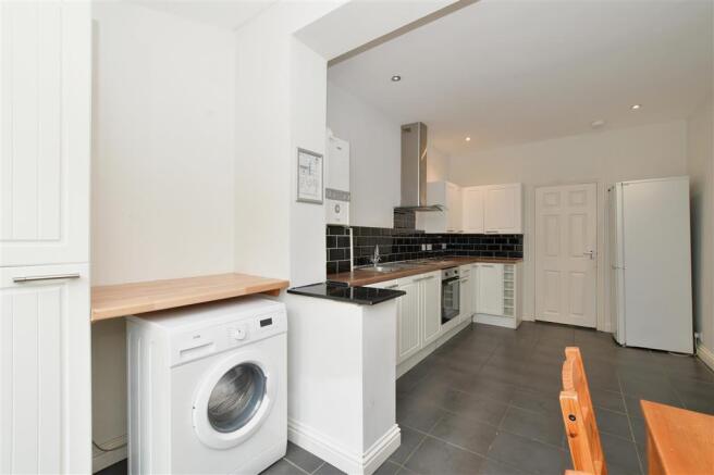 Kitchen/ Breakfast Room