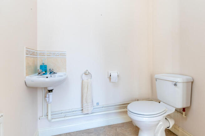 CLOAKROOM 