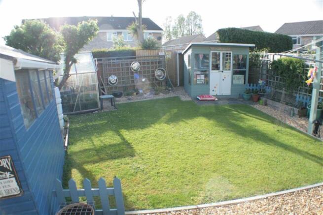 KITCHEN: