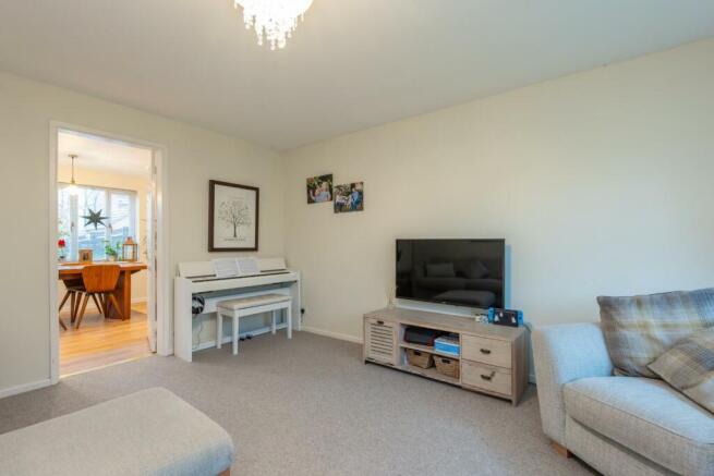 LIVING ROOM-1.jpg