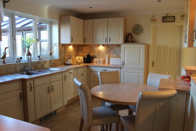 Kitchen (2)